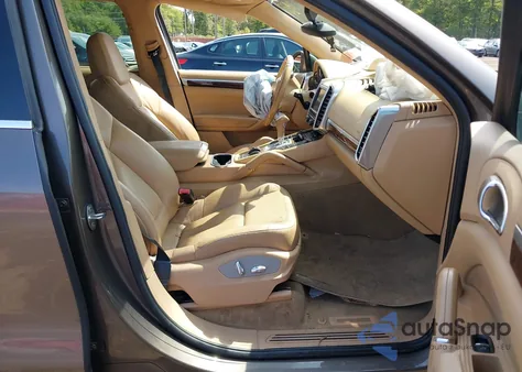 2012 Porsche Cayenne z USA, uszkodzony, nr VIN WP1AA2A23CLA06583